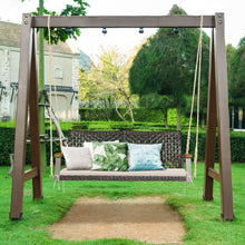 Load image into Gallery viewer, Banc Suspendu de Jardin en Rotin 2 Place Accoudoirs en Bois d'Acacia Cadre en Mtal Coussin Cordes Crochets Blanc/Noir -
